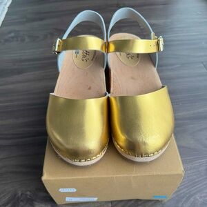 NEW Lotta from Stockholm clog gold